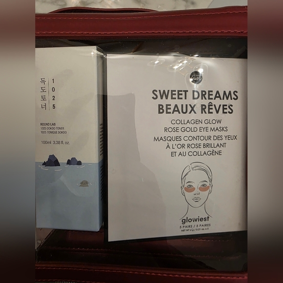 K-Beauty Wonderland Sophie Red Makeup Bag Round Lab Torriden Eyelash Curler NWT - Picture 4 of 9